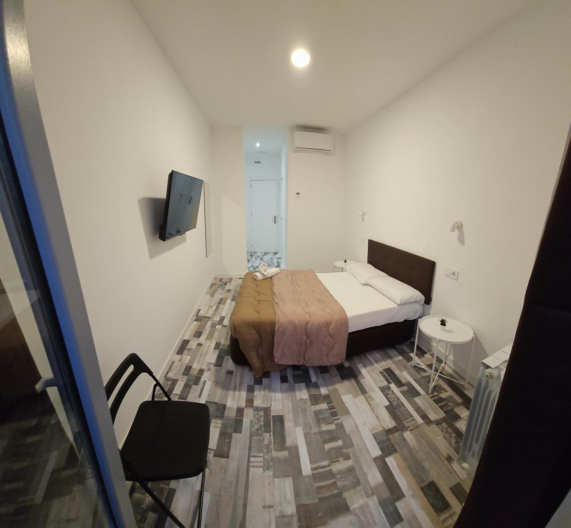 Hostal Andrea Granvia Madrid Bagian luar foto